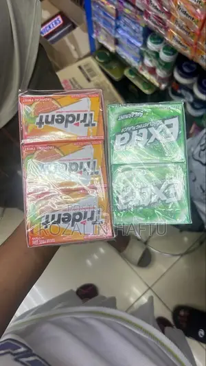 Trident and Extra Chewing Gum