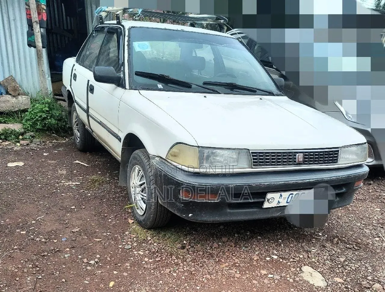 Toyota Corolla 1.3 Hatchback 1988 White