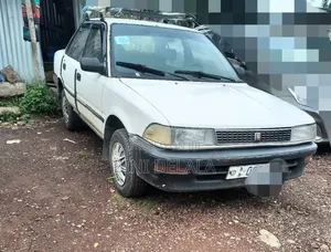 Toyota Corolla 1.3 Hatchback 1988 White