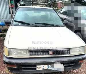 Toyota Corolla 1.3 Hatchback 1988 White