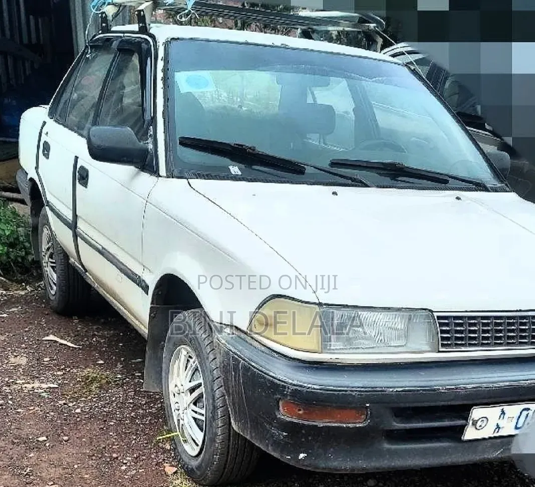 Toyota Corolla 1.3 Hatchback 1988 White