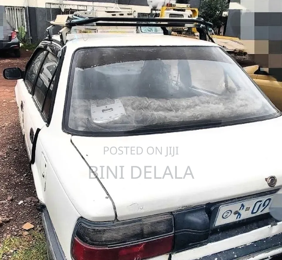 Toyota Corolla 1.3 Hatchback 1988 White