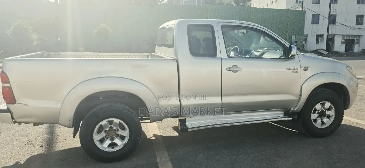 Toyota Hilux 2008 Silver