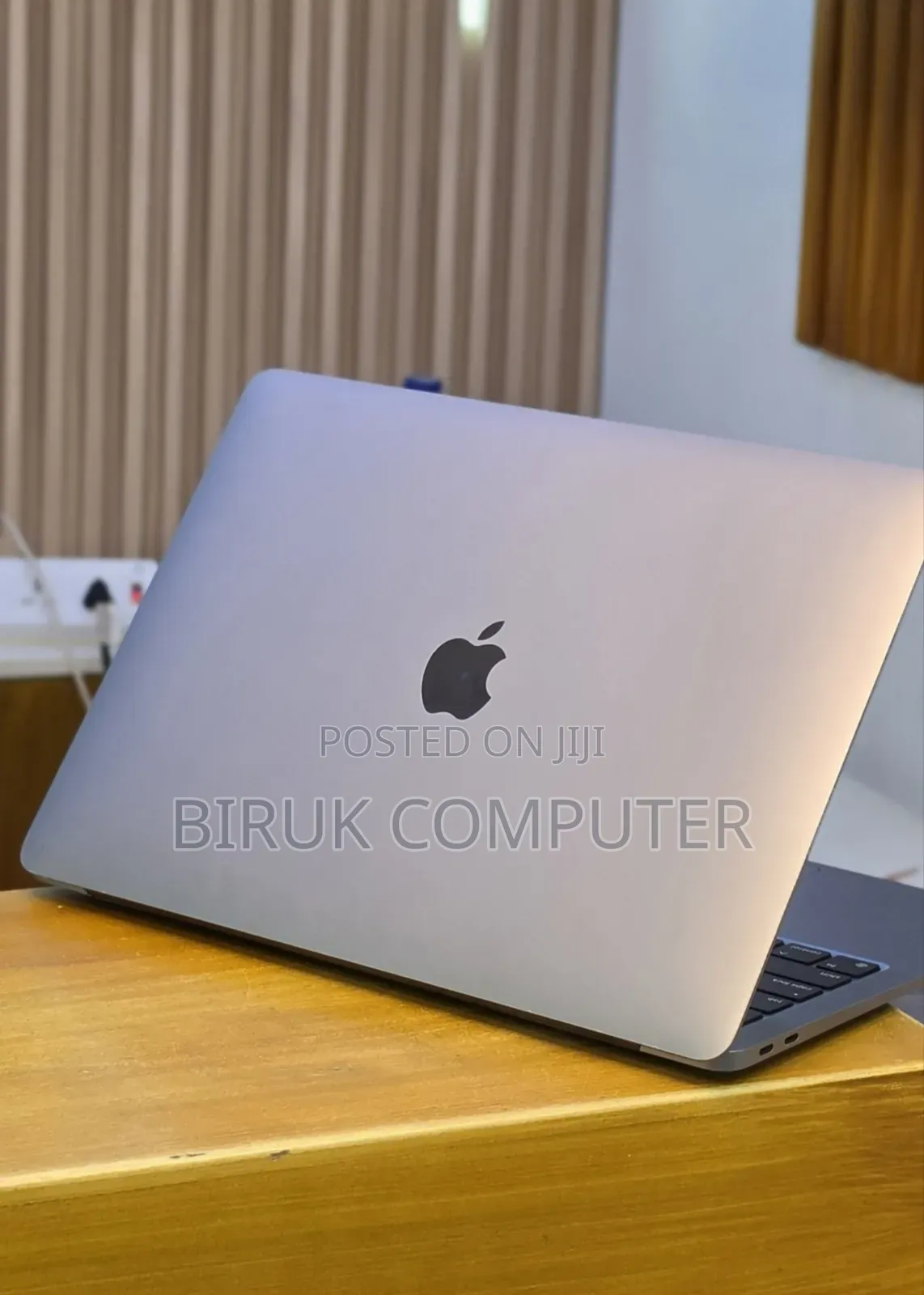 New Laptop Apple MacBook Air 2020 M1 8GB Apple M1 SSD 256GB