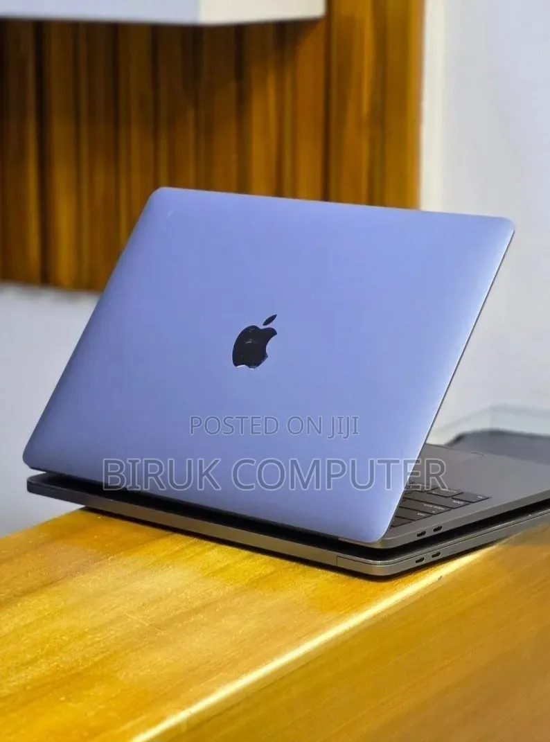 New Laptop Apple MacBook Pro 2019 16GB Intel Core i7 SSD 512GB