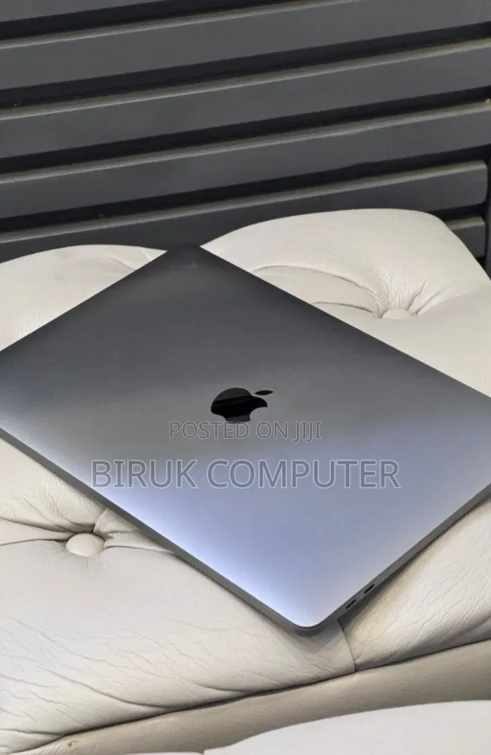 New Laptop Apple MacBook Pro 2019 16GB Intel Core i7 SSD 512GB
