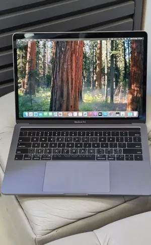 New Laptop Apple MacBook Pro 2019 16GB Intel Core i7 SSD 512GB