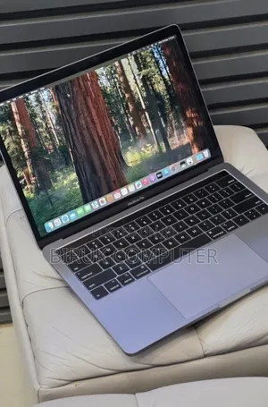 New Laptop Apple MacBook Pro 2019 16GB Intel Core i7 SSD 512GB