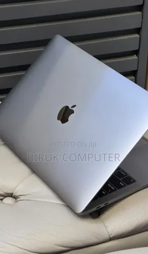 New Laptop Apple MacBook Pro 2019 16GB Intel Core i7 SSD 512GB