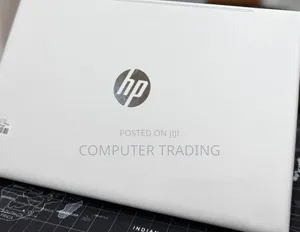 New Laptop HP Pavilion 17 16GB Intel Core i5 SSD 512GB