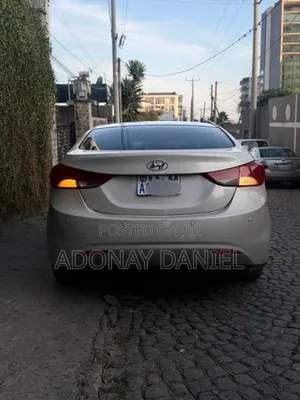 Hyundai Elantra GLS Sedan FWD (1.8L 4cyl 6A) 2013