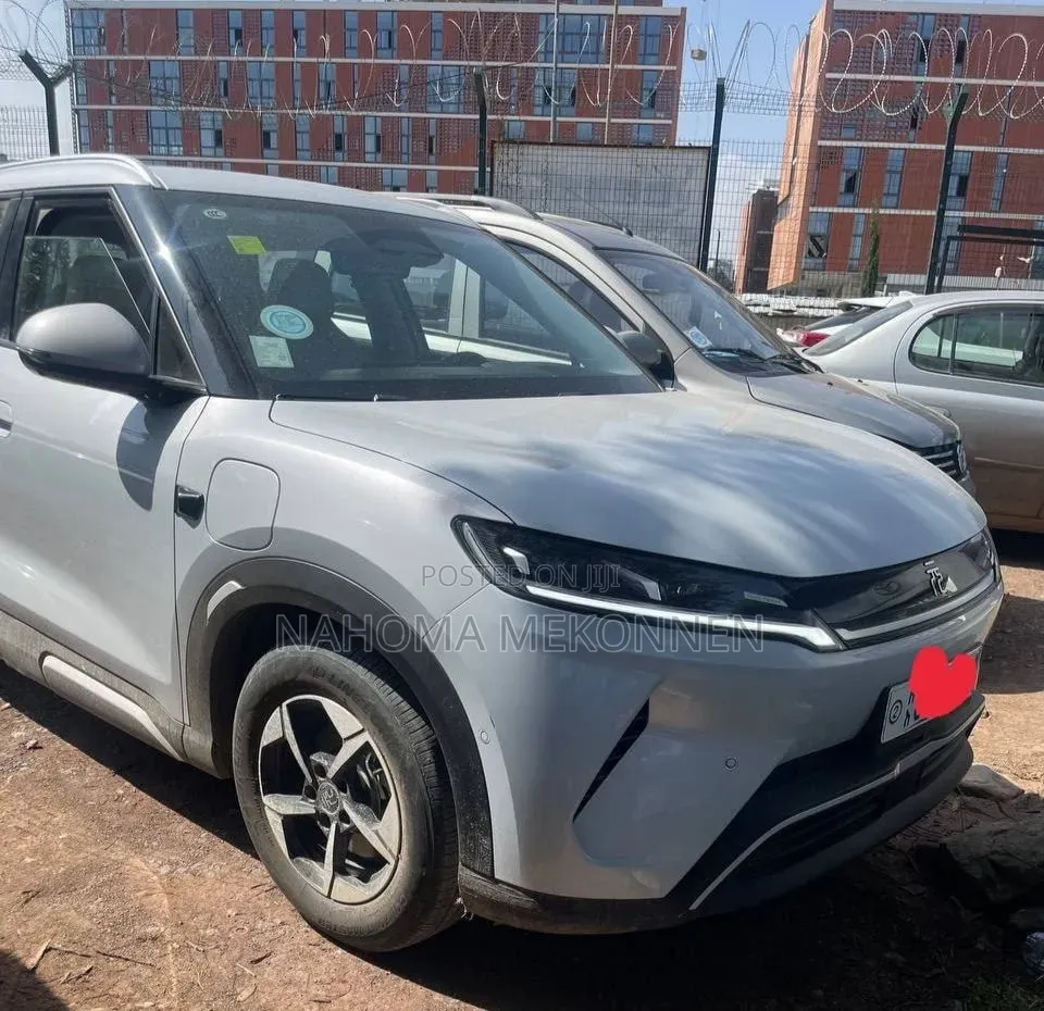 BYD Yuan Up 2025 Silver