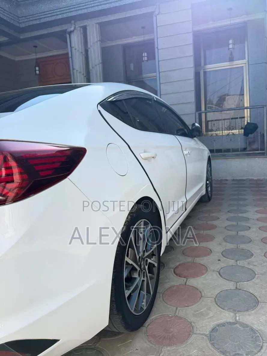 Hyundai Avante 2020 White