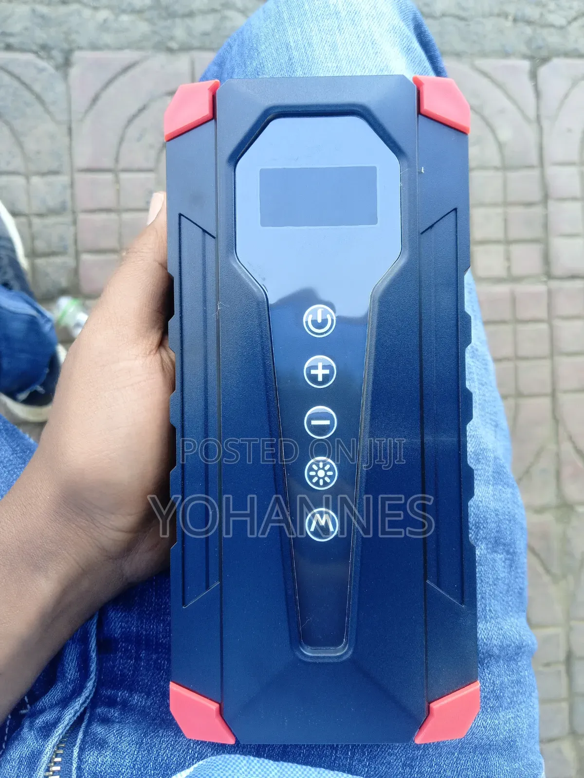 የመኪና ማስነሻ (Jump Starter የጎማ መንፊያ (Compressor)