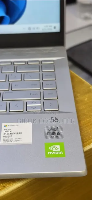 New Laptop HP Pavilion 14 8GB Intel Core i5 SSD 512GB