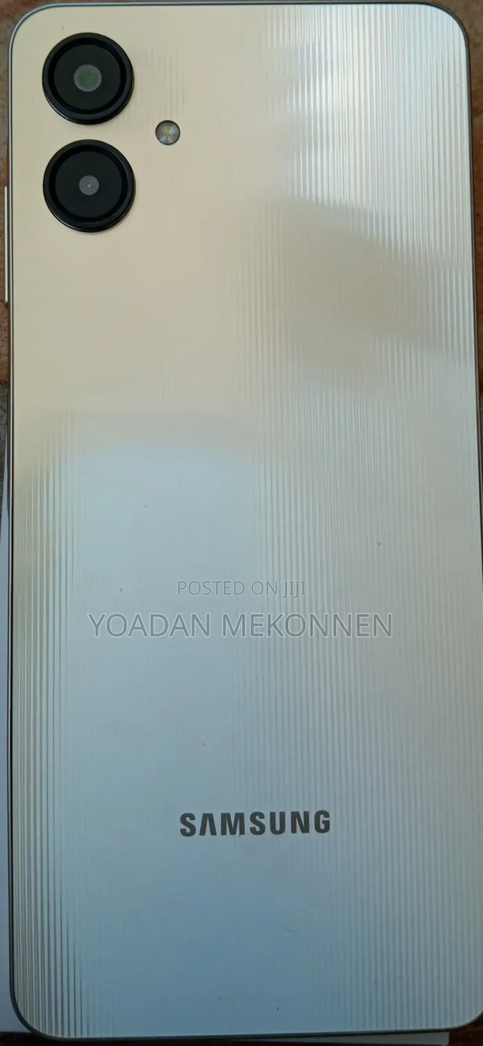 New Samsung Galaxy A06 128 GB Gold