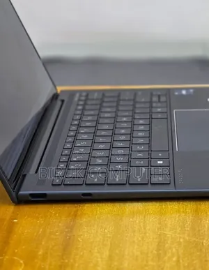 New Laptop HP Elite Dragonfly G3 16GB Intel Core i7 SSD 512GB