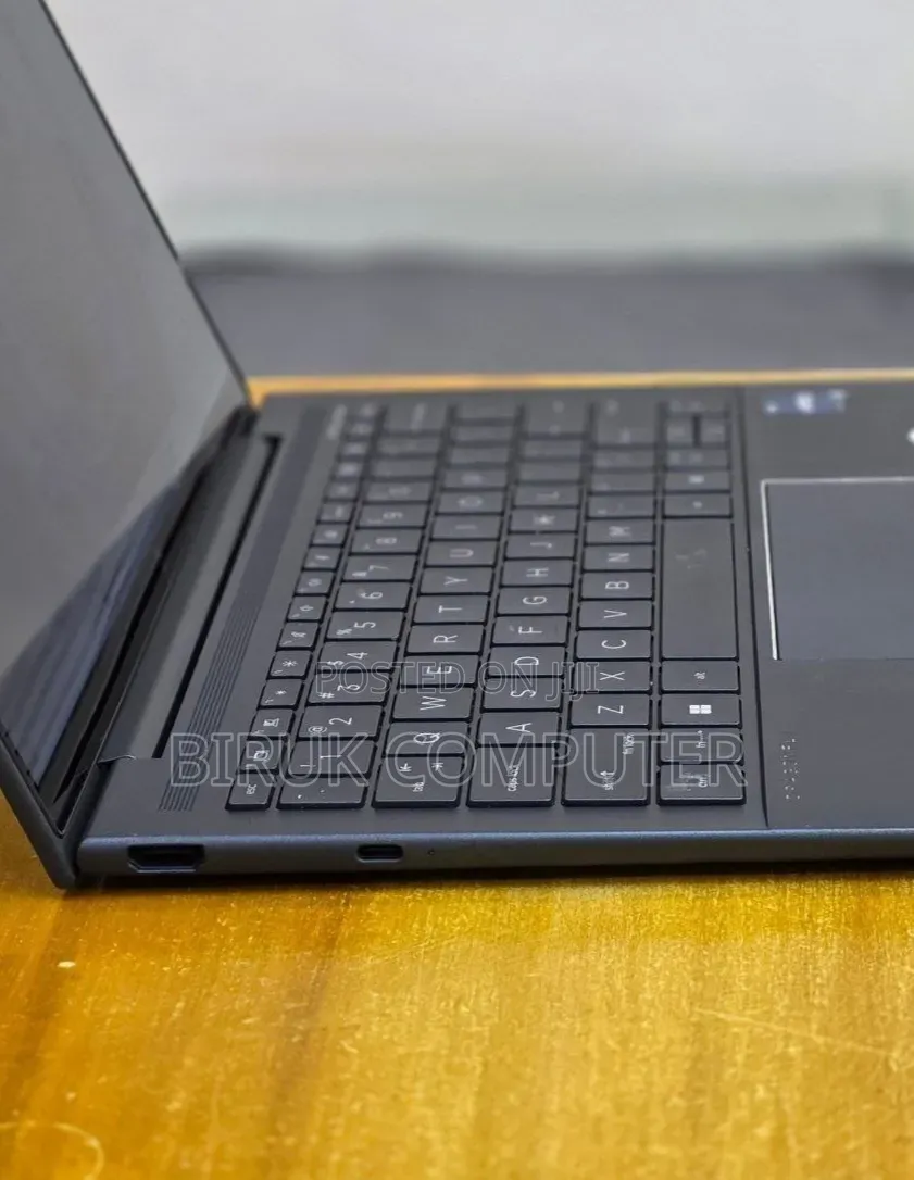 New Laptop HP Elite Dragonfly G3 16GB Intel Core i7 SSD 512GB