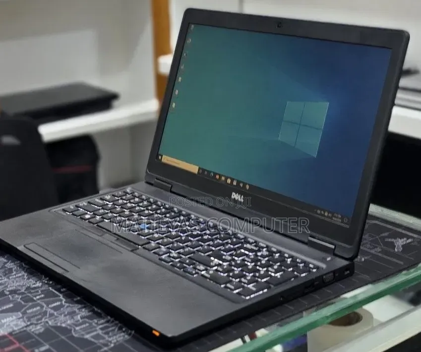 New Laptop Dell 8GB Intel Core i7 SSD 256GB