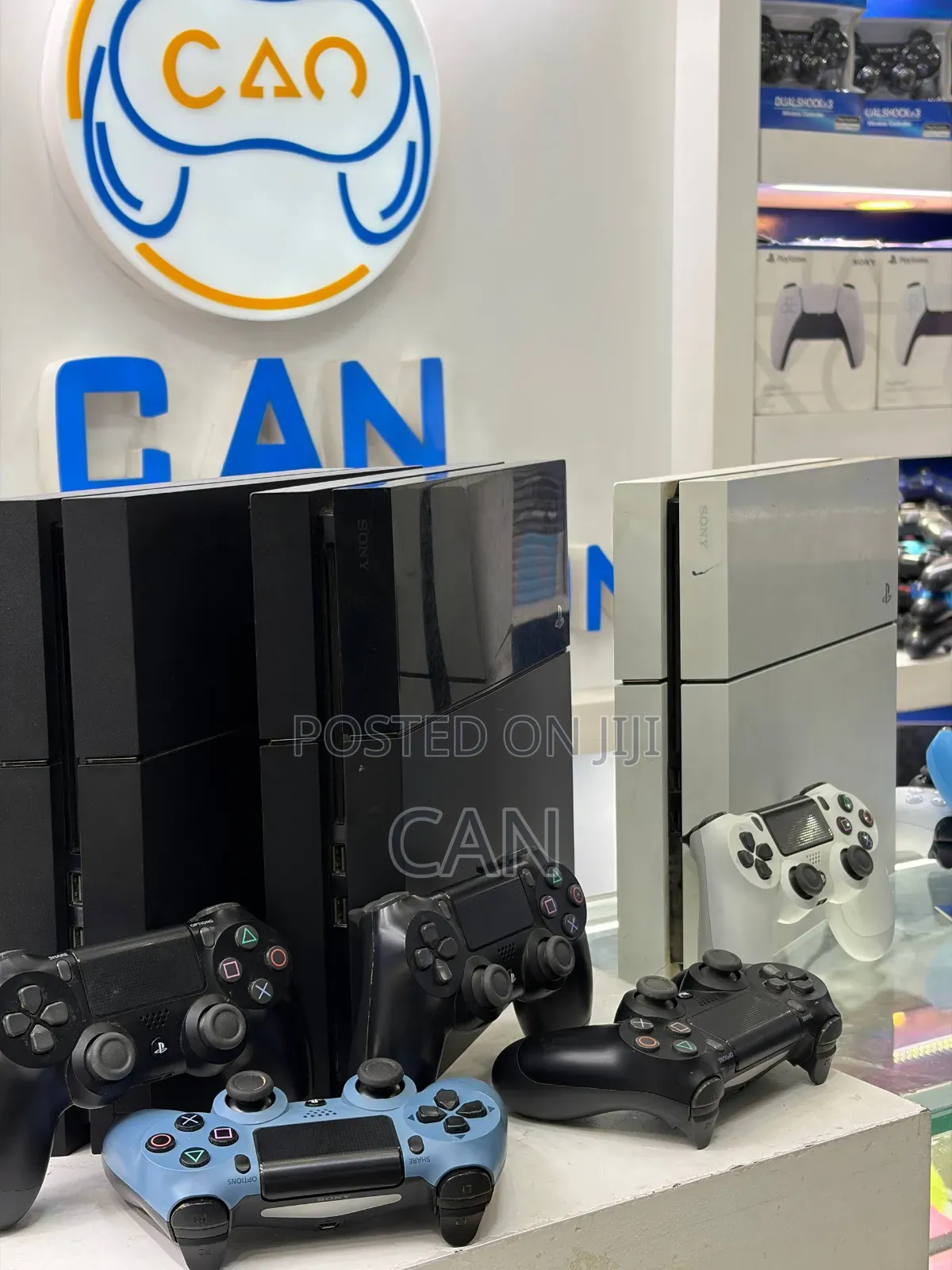 PlayStation 4 Fat ከ Poland የመጣ