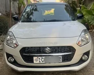 Suzuki Swift 2022 White