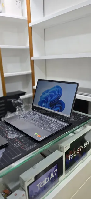 New Laptop Lenovo LOQ 15AHP10 16GB AMD Ryzen 7 SSD 512GB