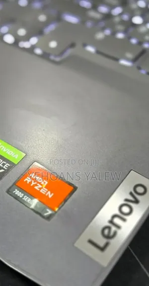 New Laptop Lenovo LOQ 15IRH8 16GB AMD Ryzen 7 SSD 512GB