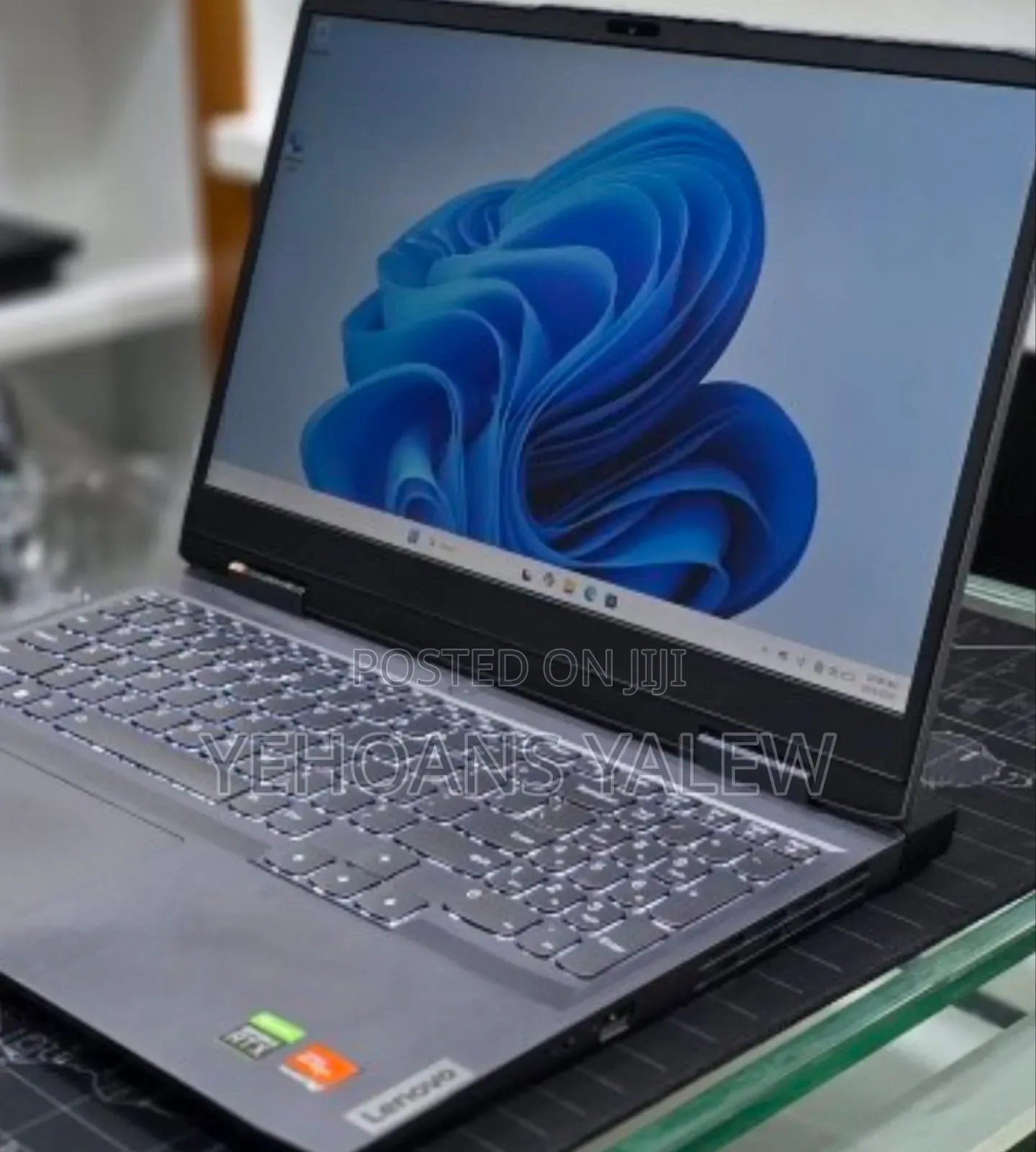New Laptop Lenovo LOQ 15IRH8 16GB AMD Ryzen 7 SSD 512GB