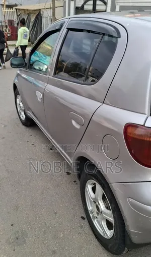 Toyota Vitz 2004 Brown