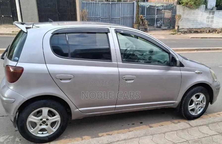 Toyota Vitz 2004 Brown