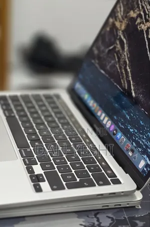 New Laptop Apple MacBook Pro 2020 32GB Intel Core i7 SSD 512GB