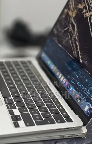 New Laptop Apple MacBook Pro 2020 32GB Intel Core i7 SSD 512GB