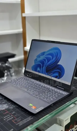 New Laptop Lenovo LOQ 15IRH8 16GB AMD Ryzen 7 SSD 512GB