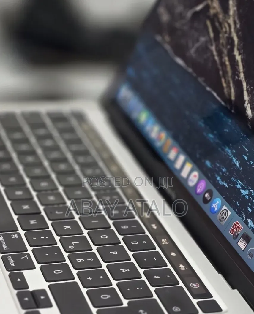 New Laptop Apple MacBook Air 2020 M1 32GB Intel Core i7 SSD 512GB