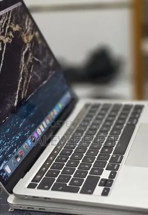 New Laptop Apple MacBook Pro 2015 16GB Intel Core i5 SSD 256GB