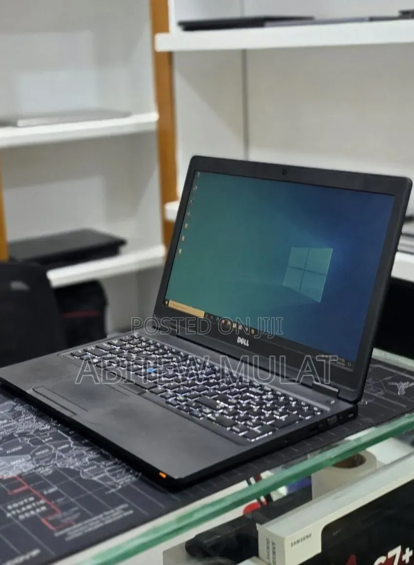 New Laptop Dell Latitude 15 3570 8GB Intel Core i7 SSD 256GB