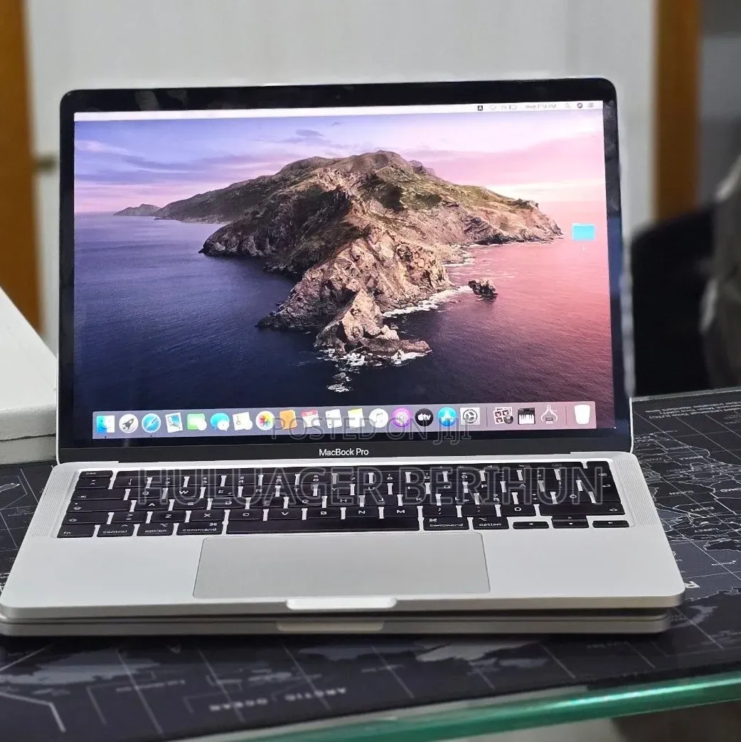 New Laptop Apple MacBook Pro 2020 32GB Intel Core i7 SSD 512GB