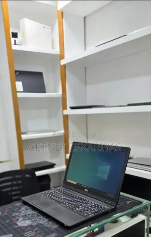 New Laptop Dell Latitude 15 3560 8GB Intel Core i7 SSD 256GB