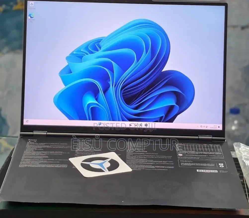 New Laptop Lenovo Legion 9 32GB AMD Ryzen 9 SSD 1T