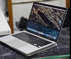 New Laptop Apple MacBook 2020 32GB Intel Core i7 SSD 512GB