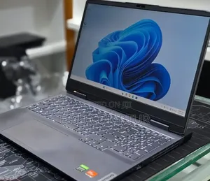 New Laptop Lenovo LOQ 15IRH8 16GB AMD Ryzen 7 SSD 512GB