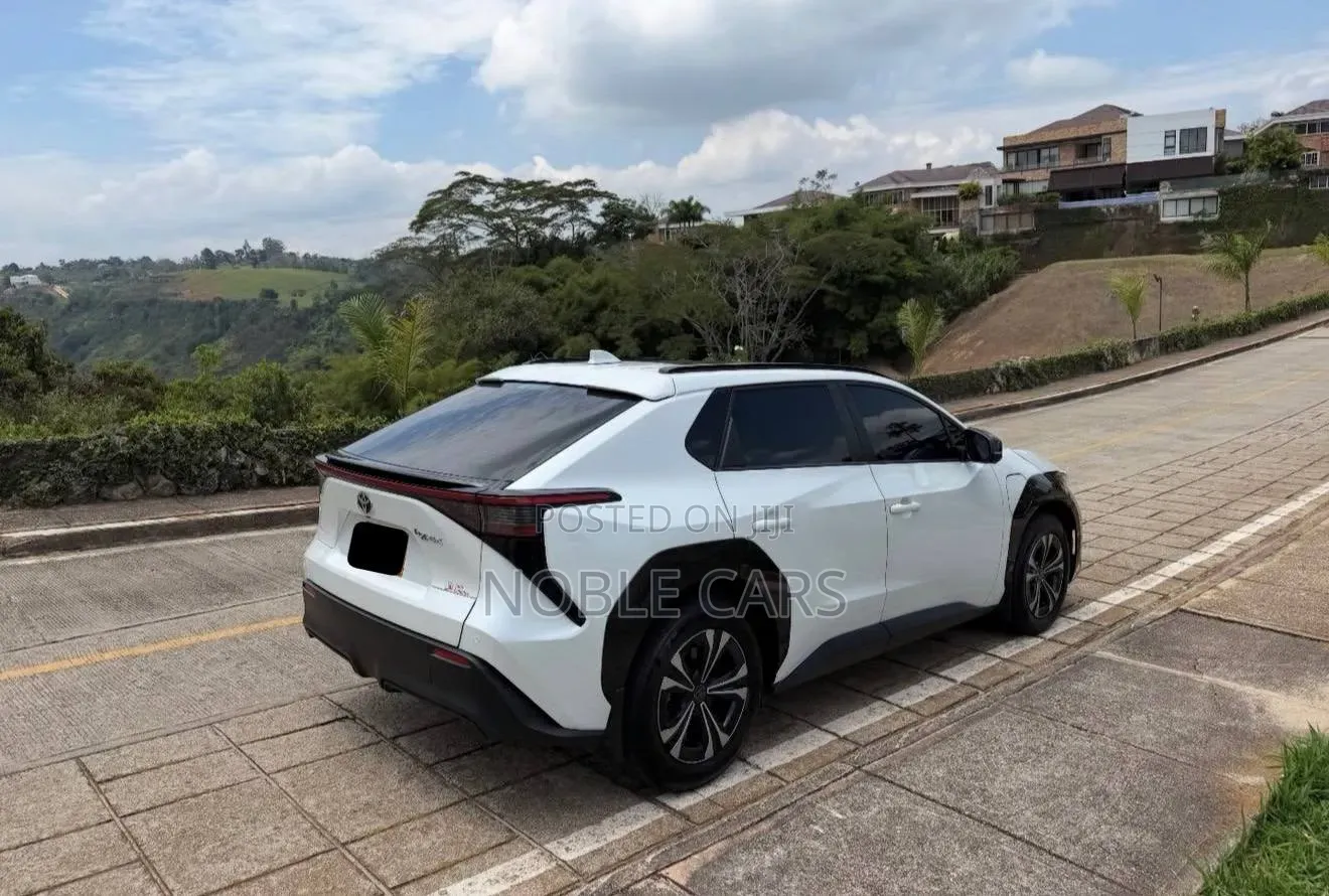 Toyota bZ4X 2022 Ivory