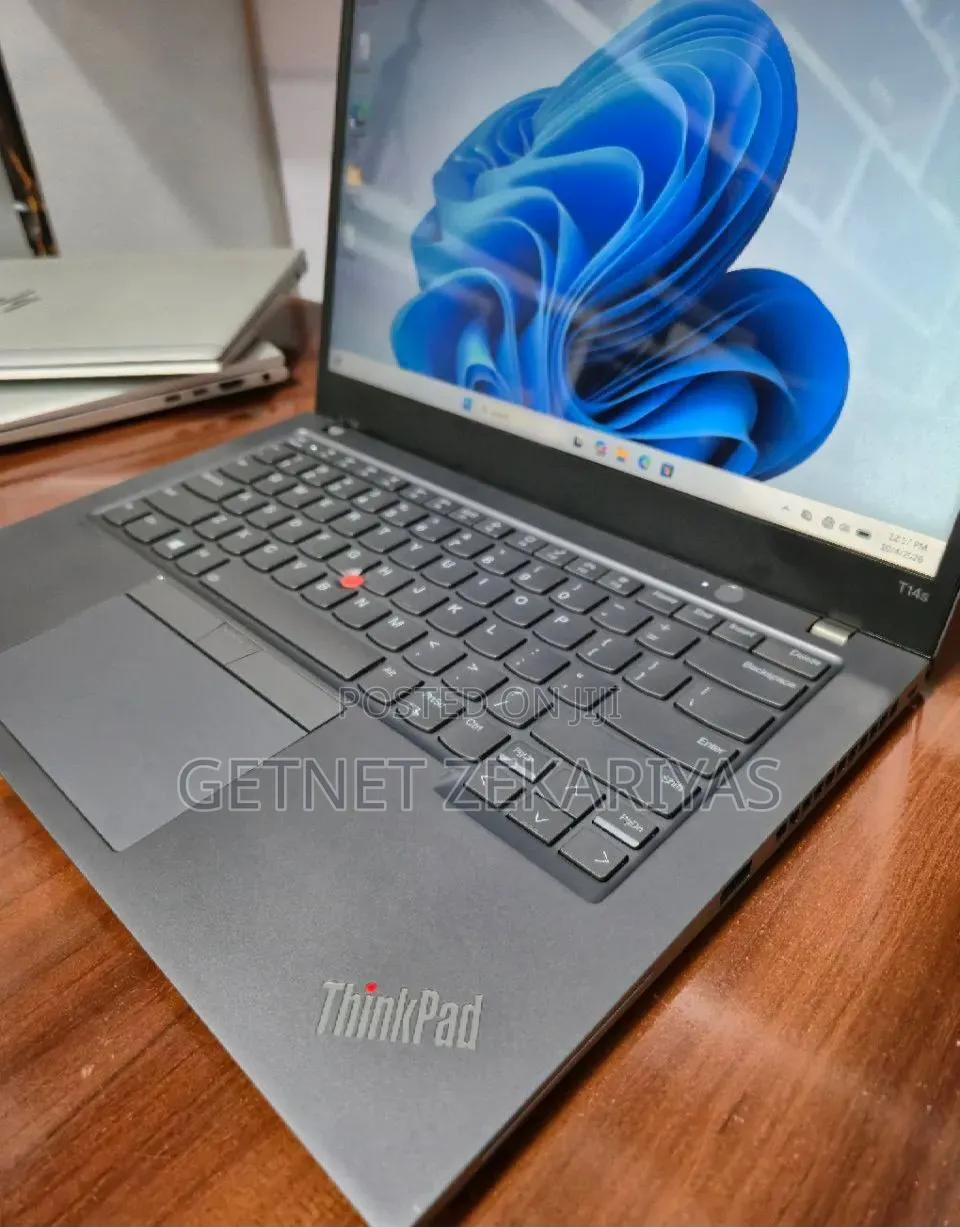 New Laptop Lenovo ThinkPad T14s G4 16GB Intel Core i7 SSD 512GB