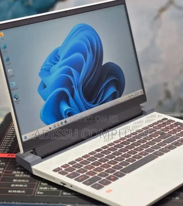 New Laptop Dell G15 5510 16GB AMD Ryzen 7 SSD 512GB