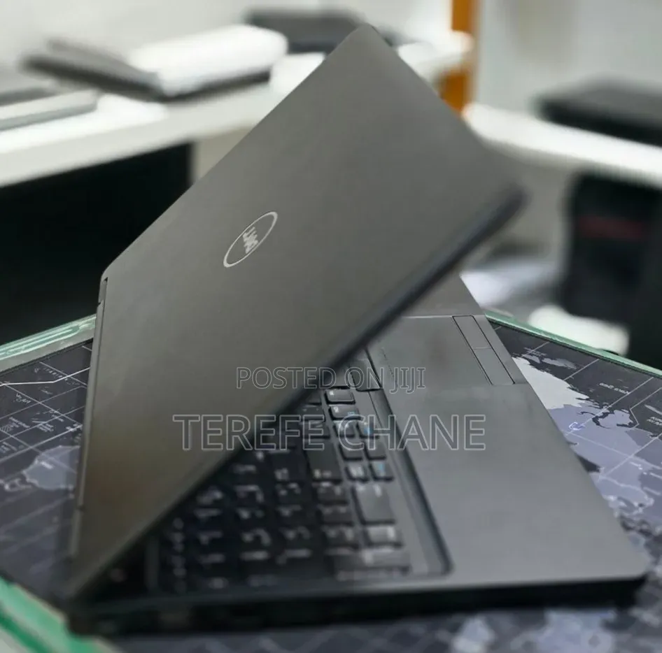 New Laptop Dell Latitude 15 5580 8GB Intel Core i7 SSD 256GB