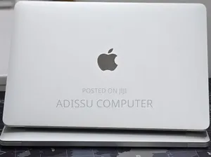 New Laptop Apple MacBook Pro 2020 32GB Intel Core i7 SSD 512GB