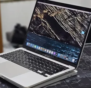 New Laptop Apple MacBook Pro 2020 32GB Intel Core i7 SSD 512GB