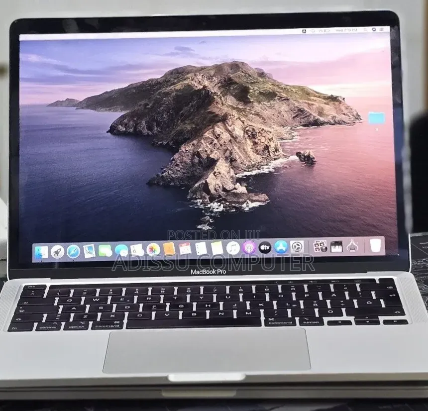 New Laptop Apple MacBook Pro 2020 32GB Intel Core i7 SSD 512GB