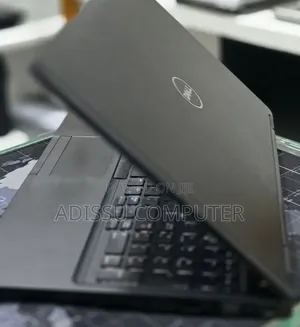 New Laptop Dell Inspiron 15 8GB Intel Core i7 SSD 256GB