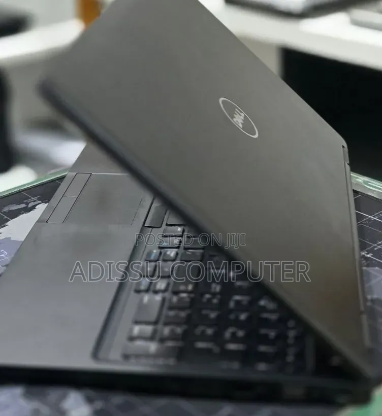 New Laptop Dell Inspiron 15 8GB Intel Core i7 SSD 256GB